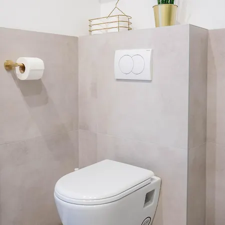 Designer Flat With Character Belgrado