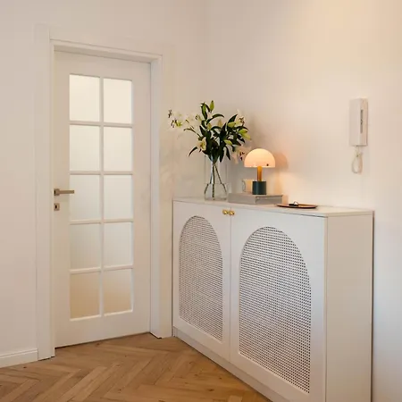 Designer Flat With Character Appartement